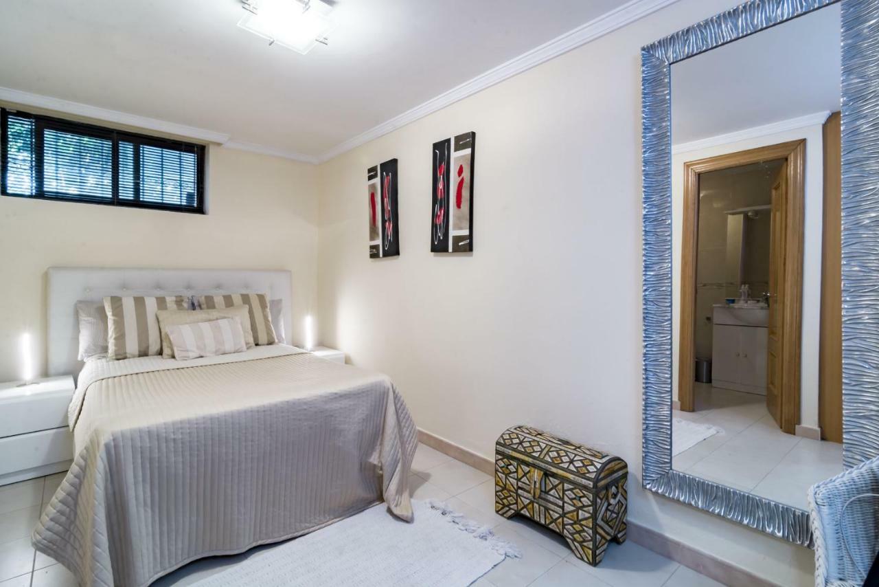 Villa Casakhan, Beautiful Luxury Villa, Marbella Buitenkant foto