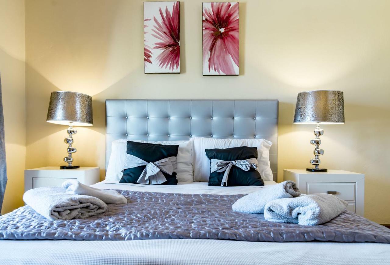 Villa Casakhan, Beautiful Luxury Villa, Marbella Buitenkant foto