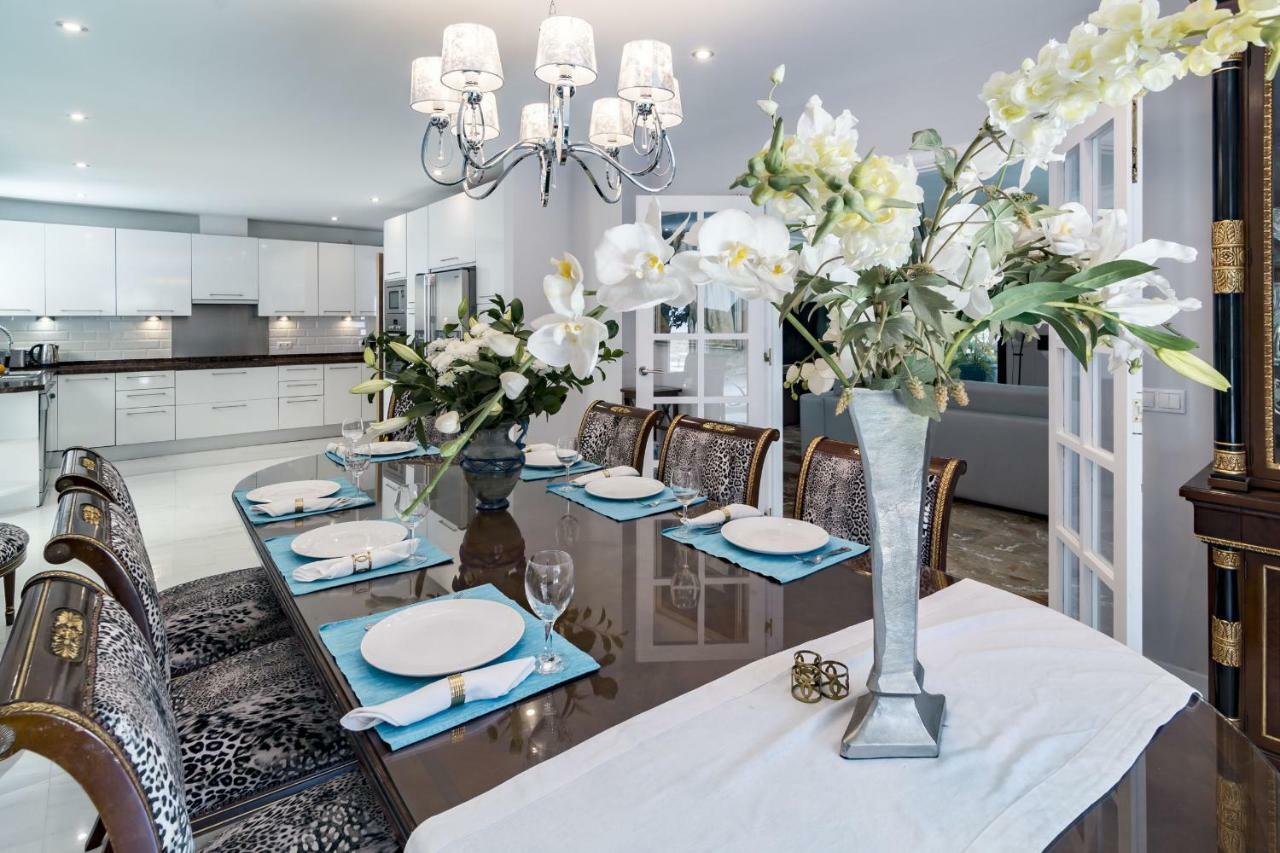 Villa Casakhan, Beautiful Luxury Villa, Marbella Buitenkant foto